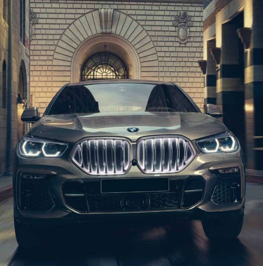     BMW X6 представляет собой новую версию модели, первое поколение которой стало прототипом нового класса автомобилей SAС: Sports  Activity Coupe (SAC).