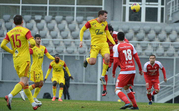 Сегодня, 12 февраля, «оружейники» встретились на поле с румынами из «УТА Арад». Спарринг с иностранной командой закончился для туляков поражением, а игра завершилась счётом 0:2 в пользу противника.