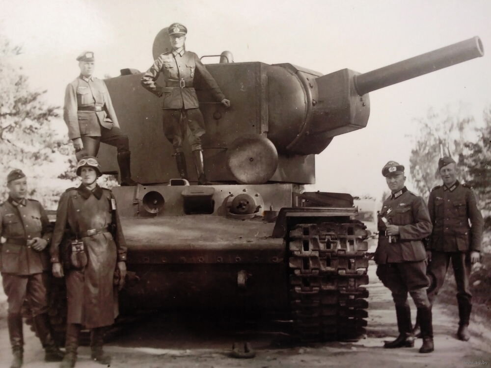 Брошенный КВ-2.Белоруссия июнь 1941 г.Все фото из открытых источников.