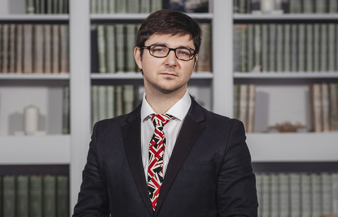 Ефремов Антон, автор канала TONY_SVOPT, создатель методики SVOPT, репетитор по английскому языку с 8-летним стажем.