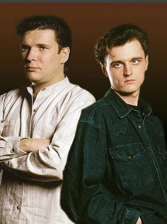 Группа Нэнси образца 90-х годов из двух человек