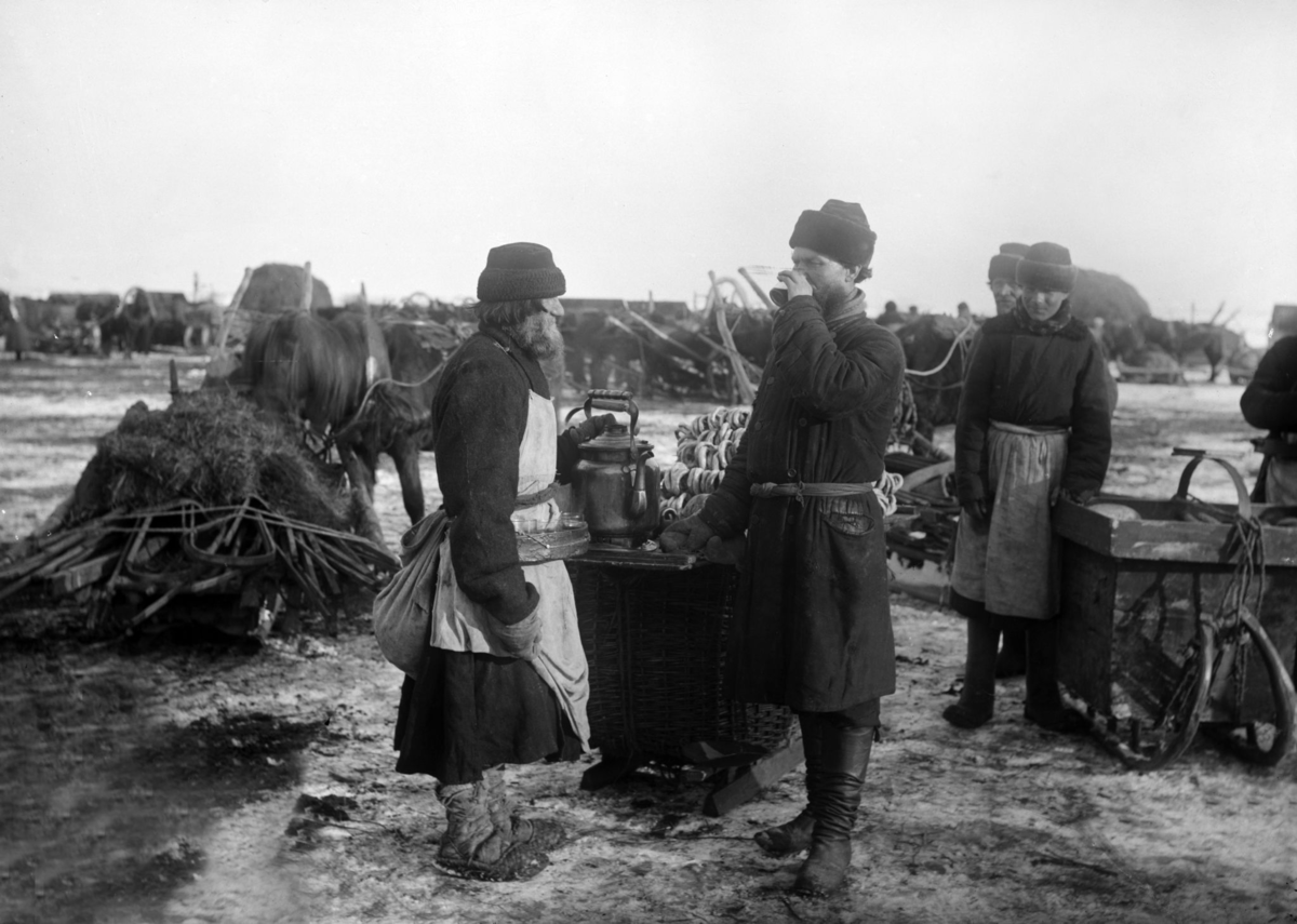 Как раньше проходило. Крестьяне 19 век Нижегородская Губерния. Нижегородская Губерния 19 века. Крестьяне 19 века Дмитриев. Нижегородская Губерния 19 век горожане.