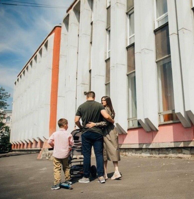 Алёна Броневская  со своей семьёй