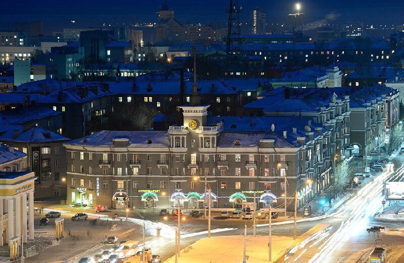 Визитная карточка города. Дом под шпилем. Фото из свободного источника.