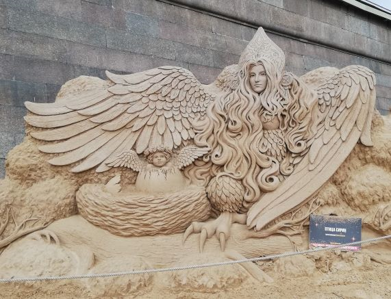 Песчаная скульптура. Птица Сирин. Фото из архива автора.