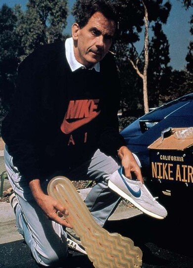 Фрэнк Руди с новаторской подошвой для кроссовка.