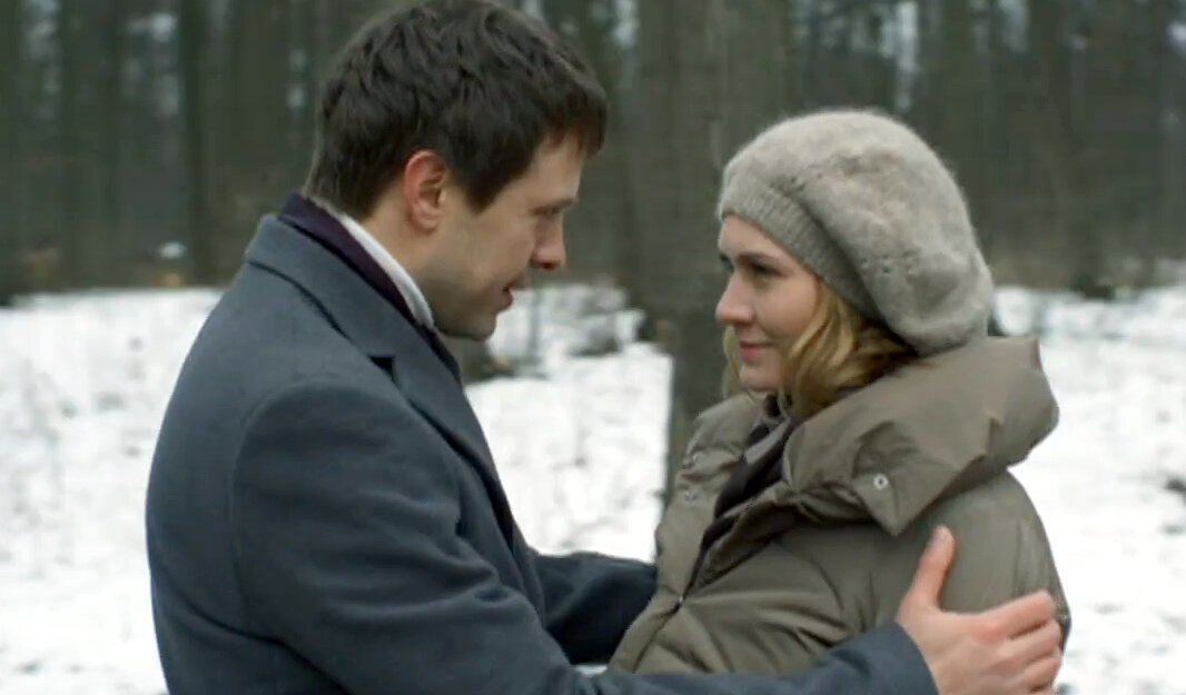 Сергей Перегудов в роли Дмитрия Сабурова и Мария Машкова в роли Алины Сабуровой. Кадр из кинофильма "Любить нельзя ненавидеть", 2013 г., Флюза Фархшатова, сценаристы Игорь Ткаченко, Александр Бачило, композитор Сергей Кузнецов. Скриншот кадра для иллюстрации