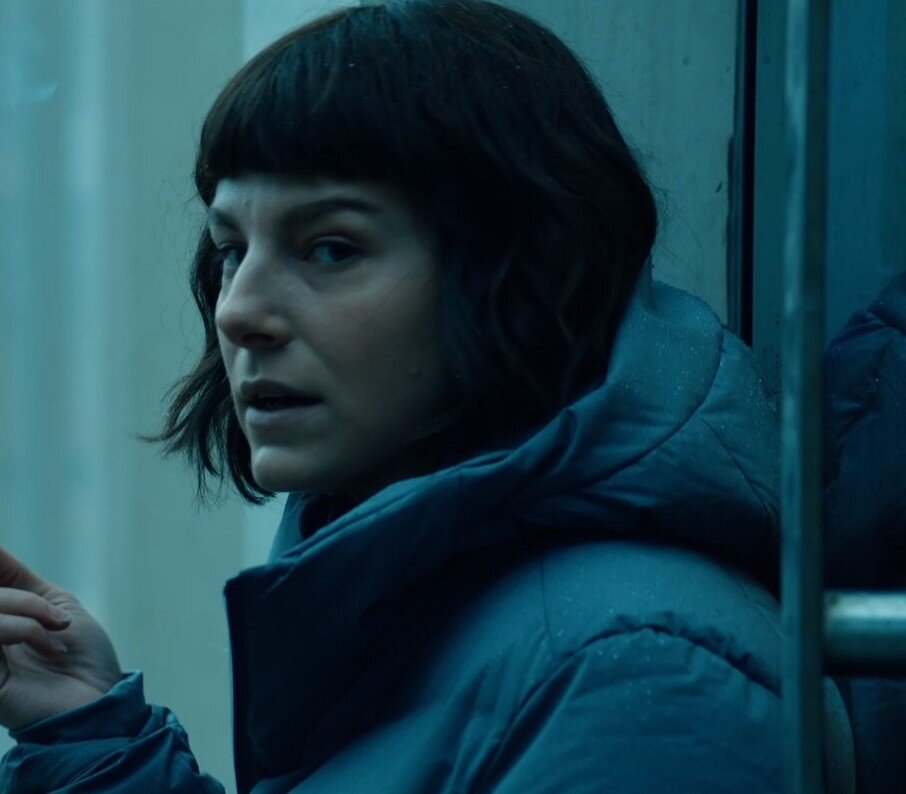 Кажется, что это сестра Вики - Оля. Скрин из сериала "Игра на выживание"