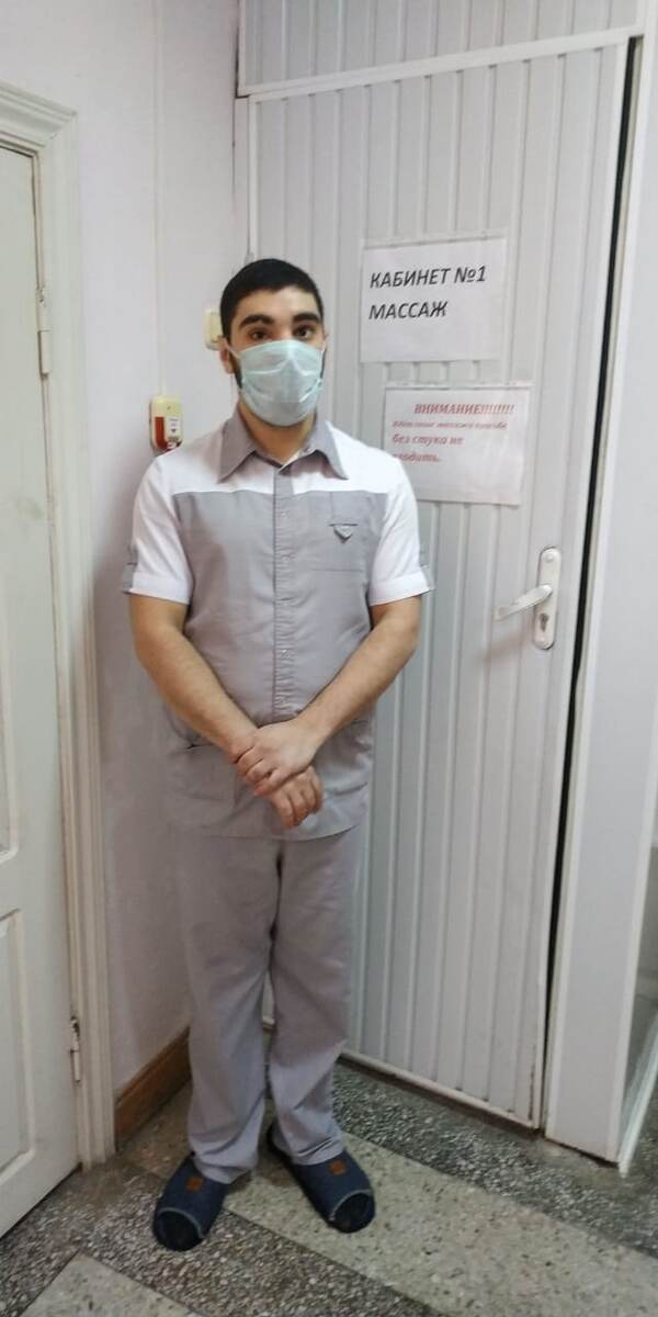 Гариб перед началом рабочего дня