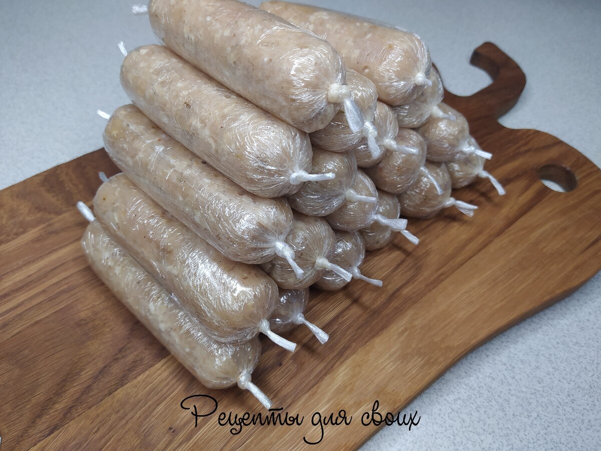 Заготовленные домашние сосиски из куриных грудок