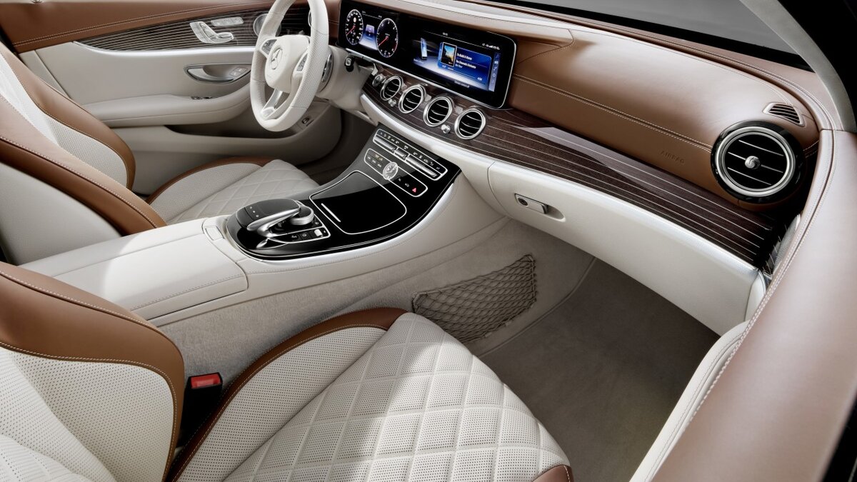 Mercedes e200 Interior