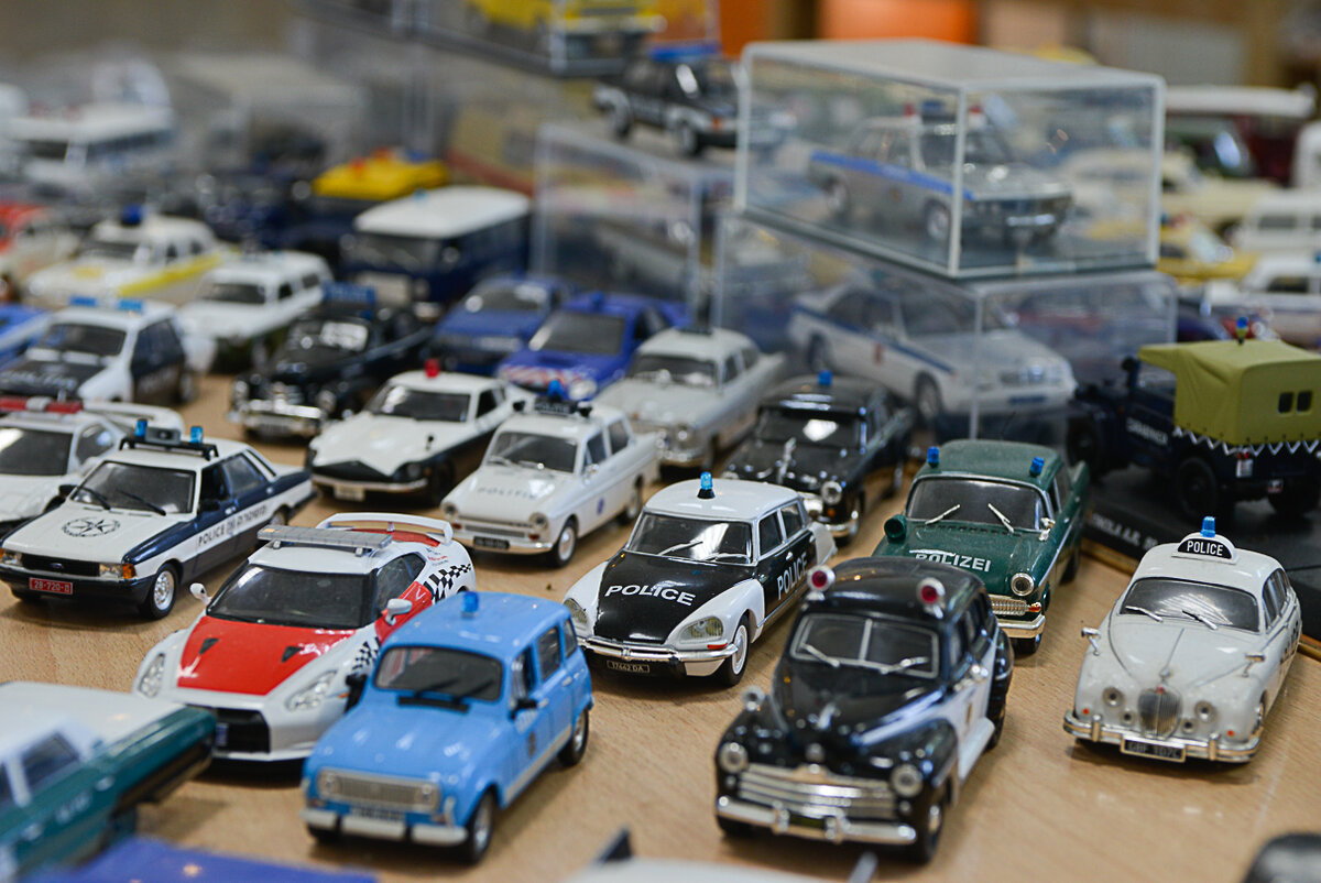 Все мальчики когда-то собирали машинки, но никто не упрекнет о. Сергия, что он увлекся детскими игрушками