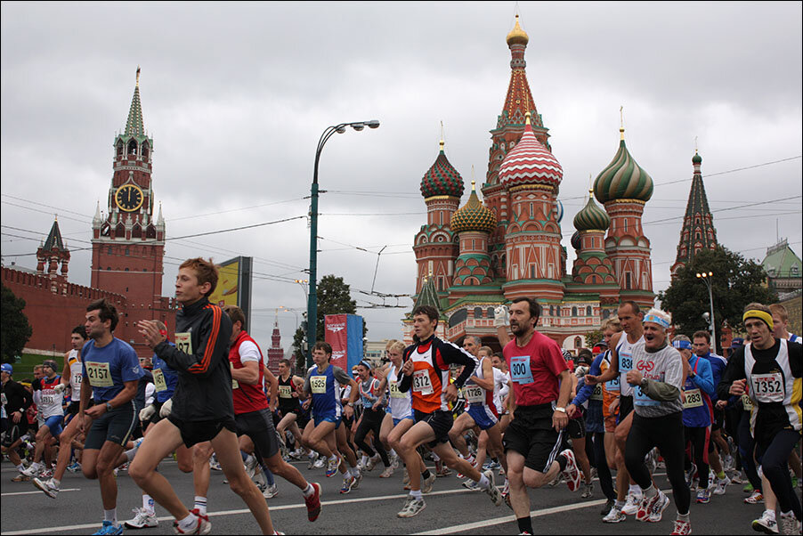 Забеги мир. Бег марафон Москва. Марафон Кремль.