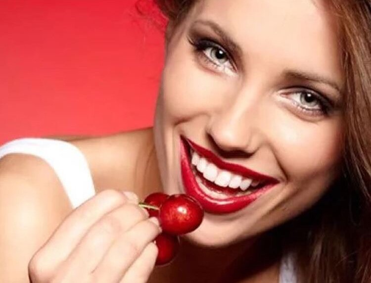 Толщина и подвижность верхней губы во многом определяют "десневую улыбку".