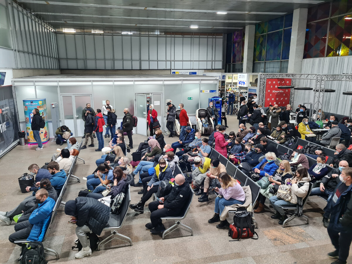 Зал вылета аэропорта Мурманска