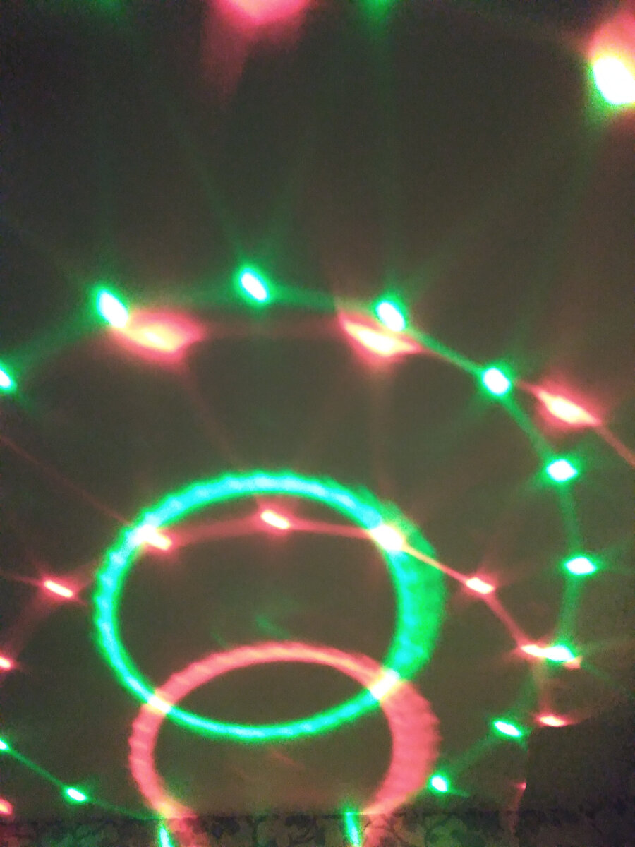 Рисунок на потолке