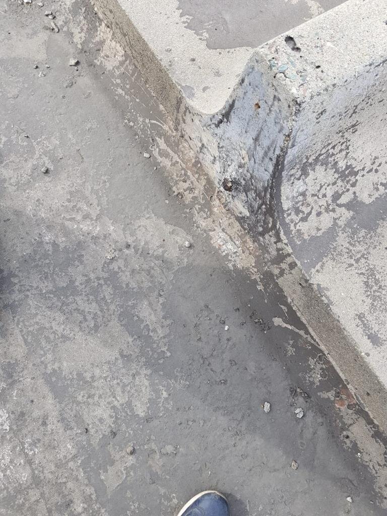 Износ и локальное разрушение плит