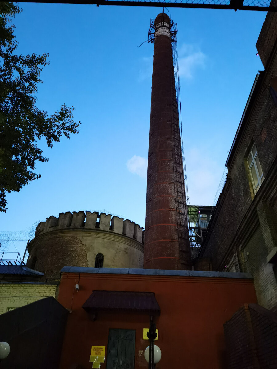 Вход для посетителей в следственный изолятор