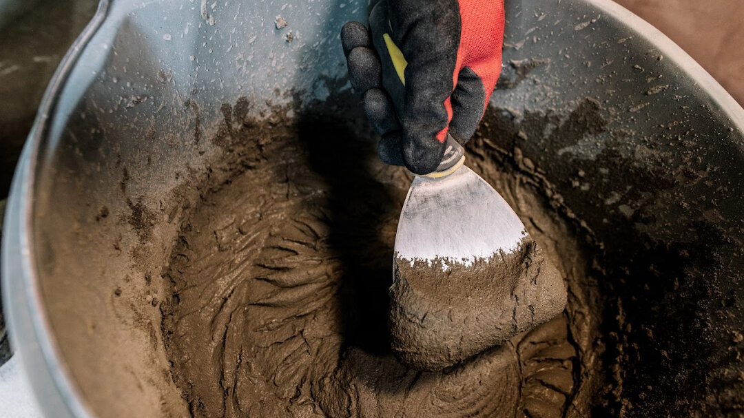 20 минут — среднее открытое время плиточного клея, в течение которого его нужно использовать