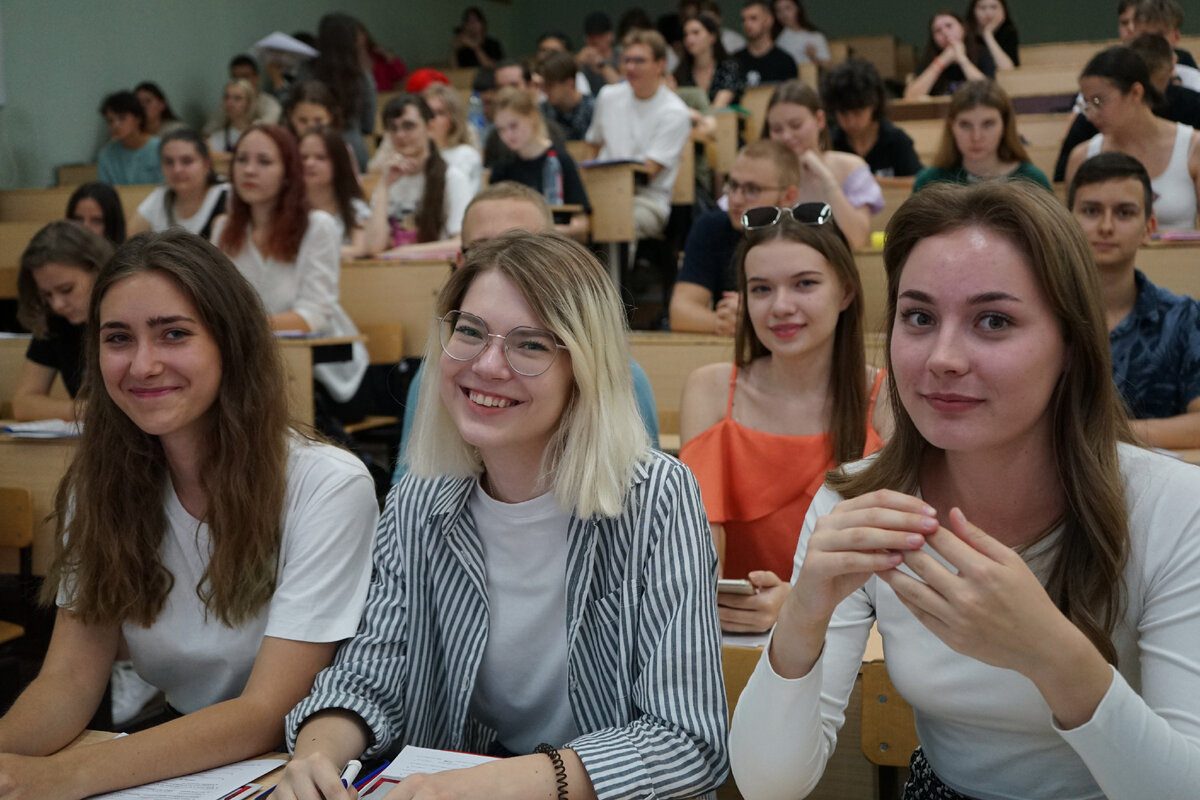 объявление о написании курсовых работ. помощник студента. помощник студента. помощник студента. помощник студента.