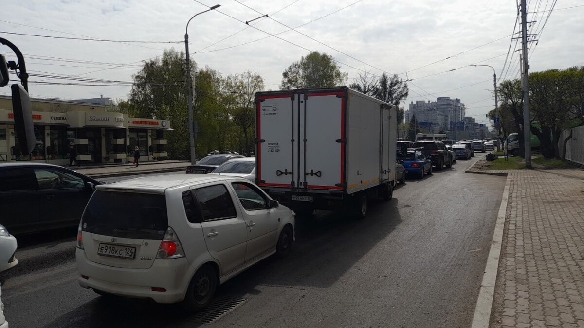     Блогер из Мариуполя Тимур Сеидов снял видеоролик про Красноярск. Там он пожаловался на «сумасшедший транспортный коллапс» в городе.