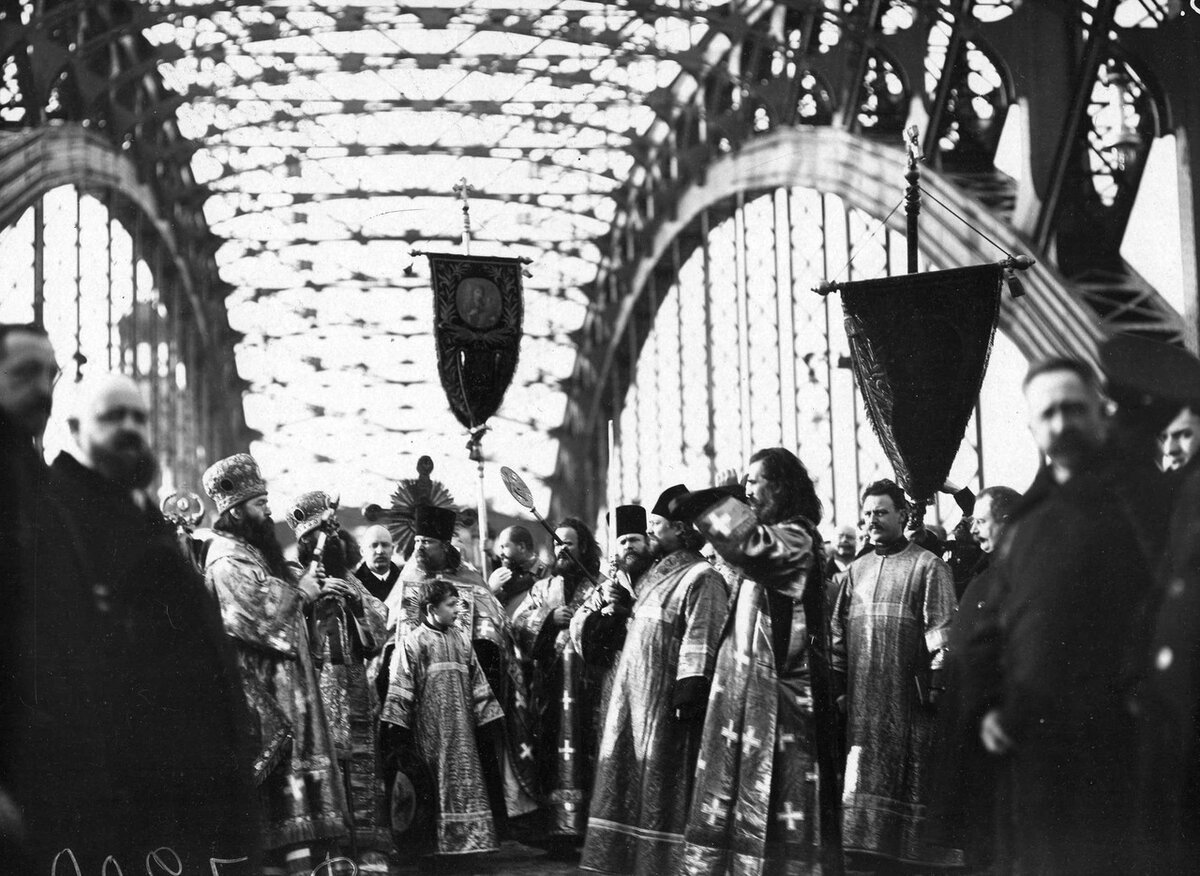 Молебен по случаю открытия моста. 21 октября 1911 года