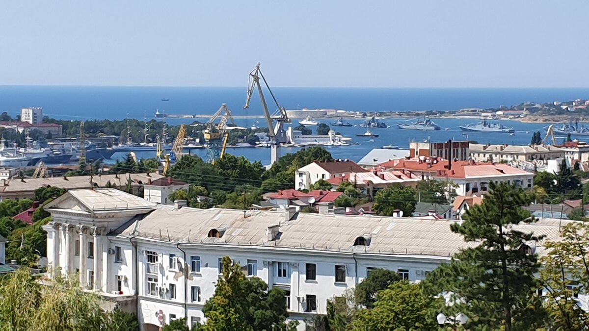 День ВМФ-2019 в Севастополе. Вид с Малахова кургана.