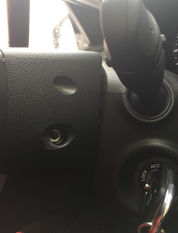 Откручиваем болты шестигранником