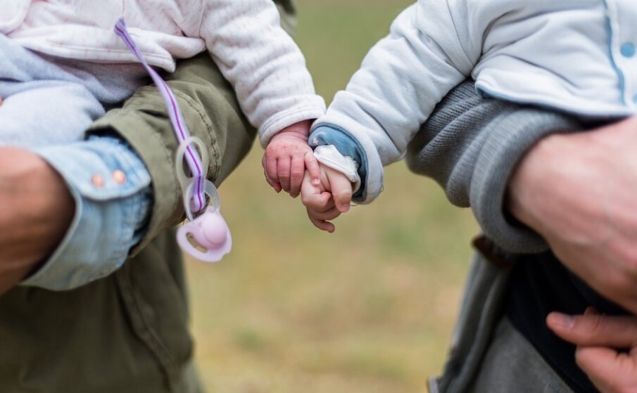 Разница в возрасте менее двух лет