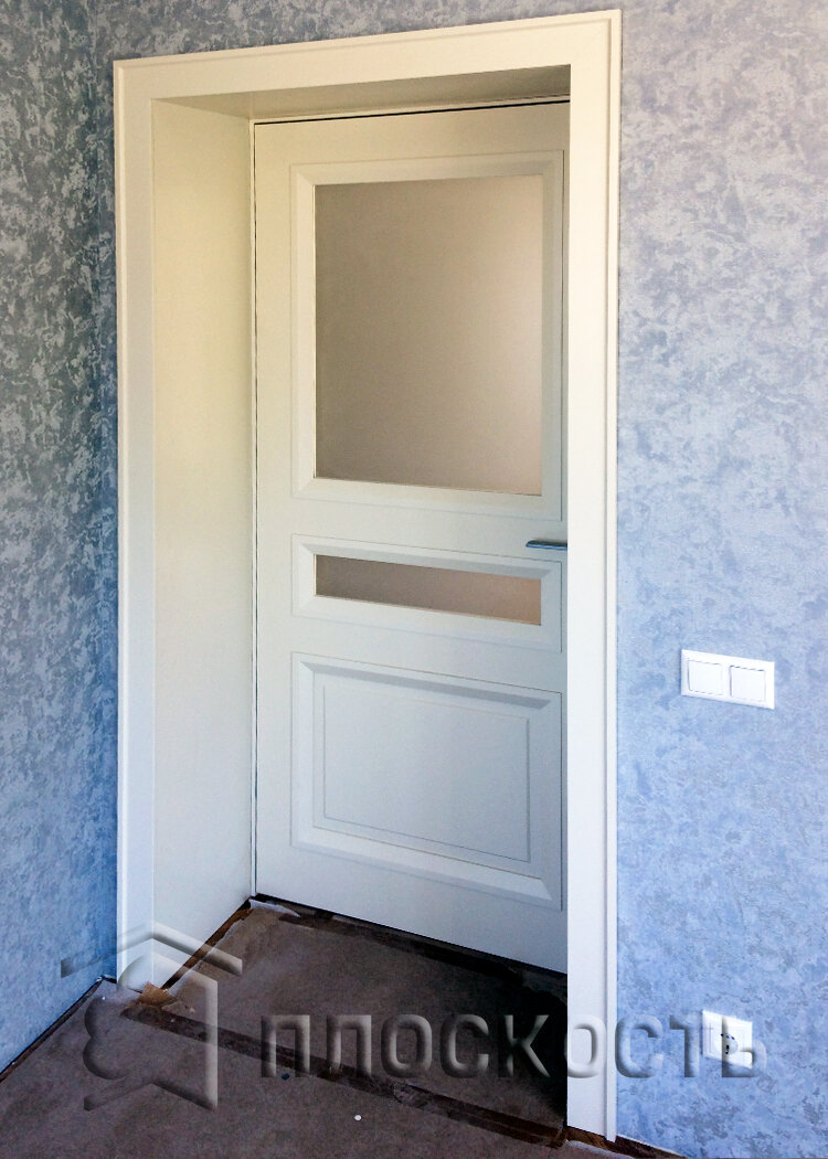 Крашенная дверь из массива ольхи 