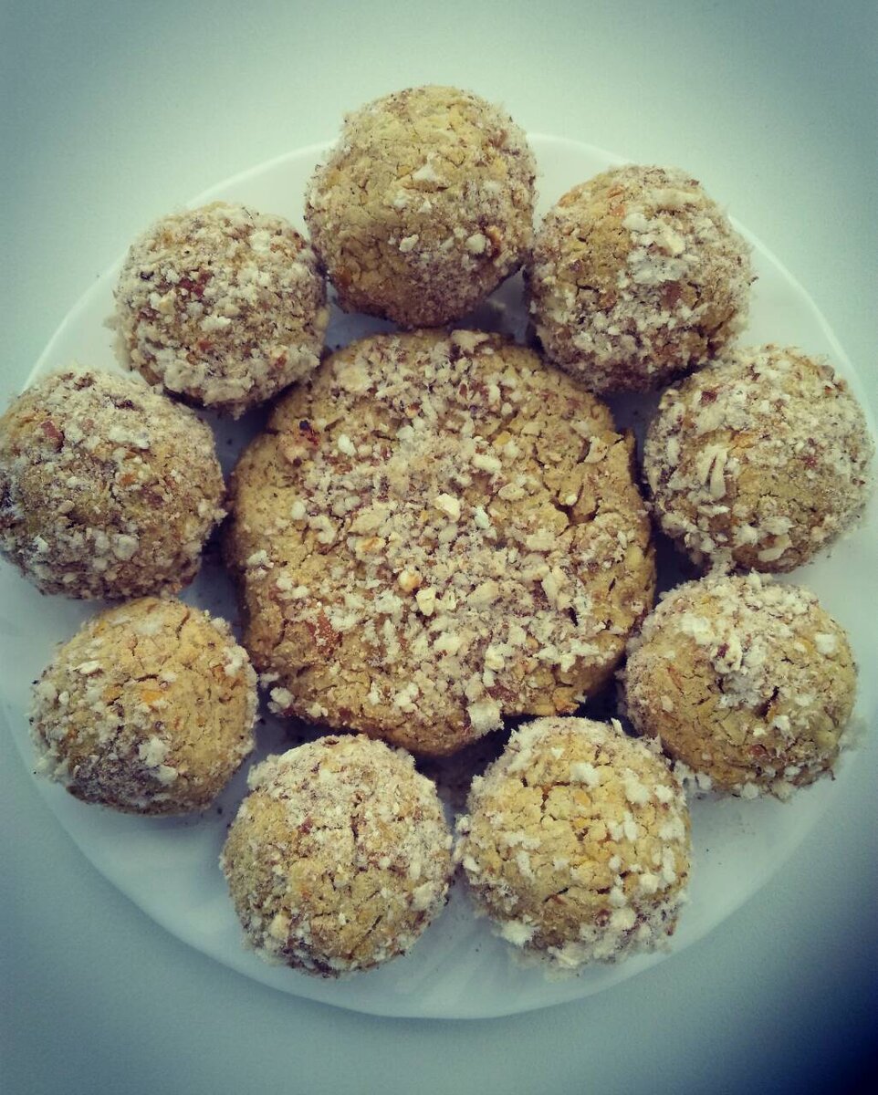 Котлетки из нута очень вкусны, между прочим) 