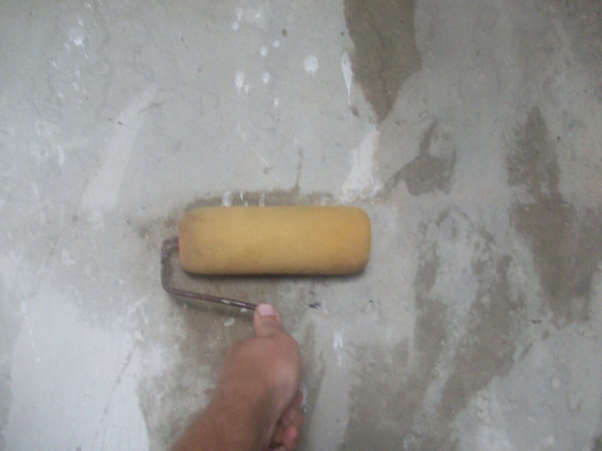 грунтовке нужно часа три для высыхания!