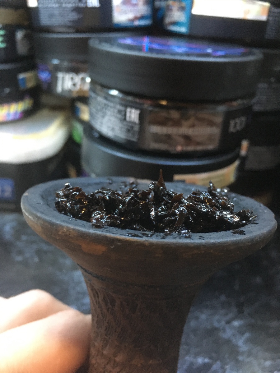 Не обязательно использовать жаростойкий табак, подойдёт абсолютно любой.