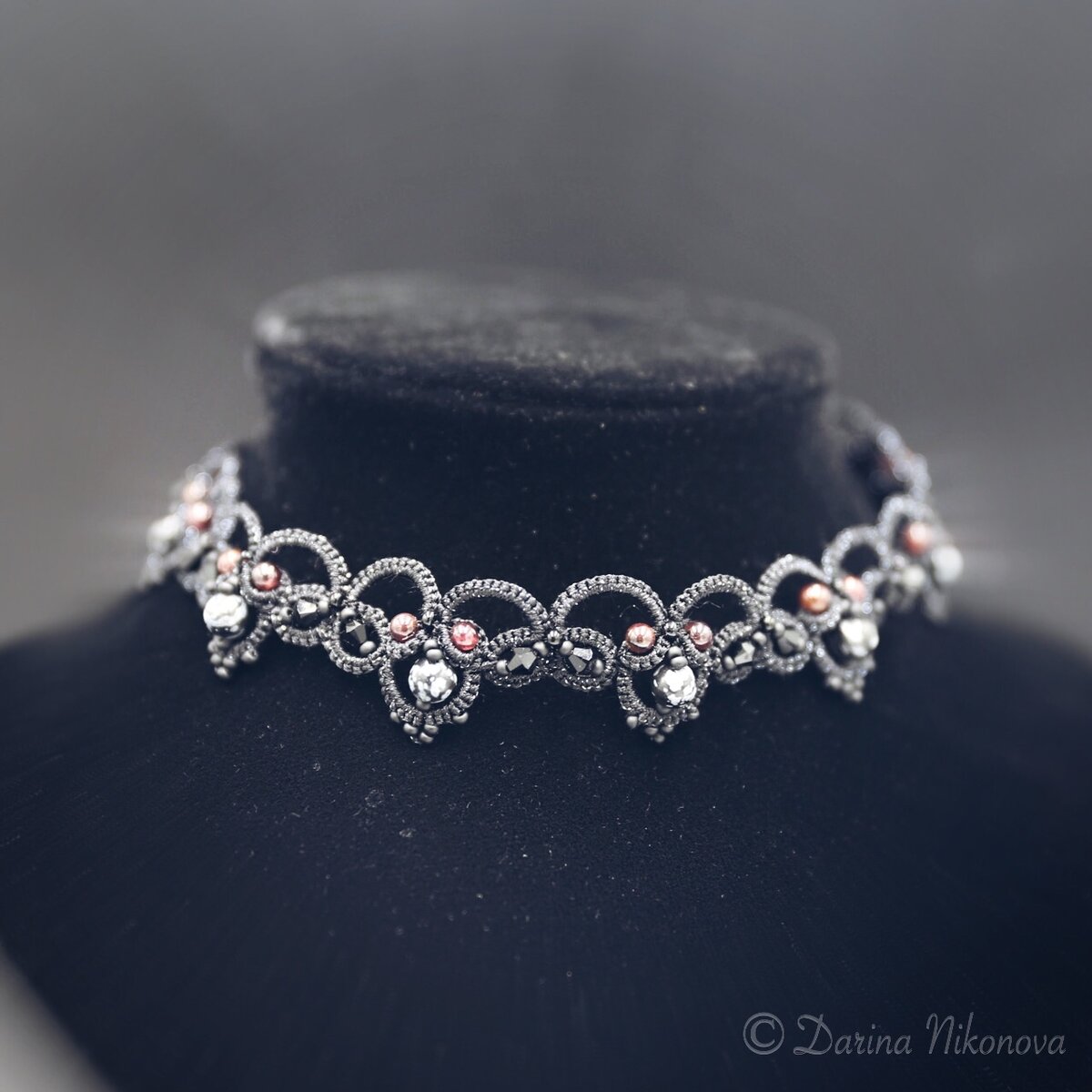 Кружевной чокер.