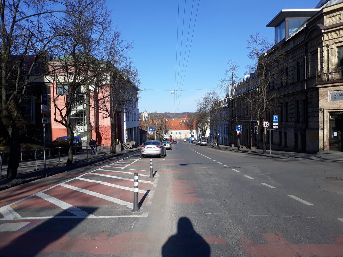 На улицах пусто...