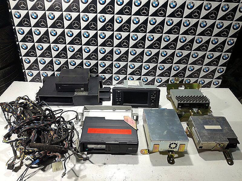 Комплект установочный. Монитор 16х9, проводка для подключения, все блоки. с БМВ 5 серии, е39.