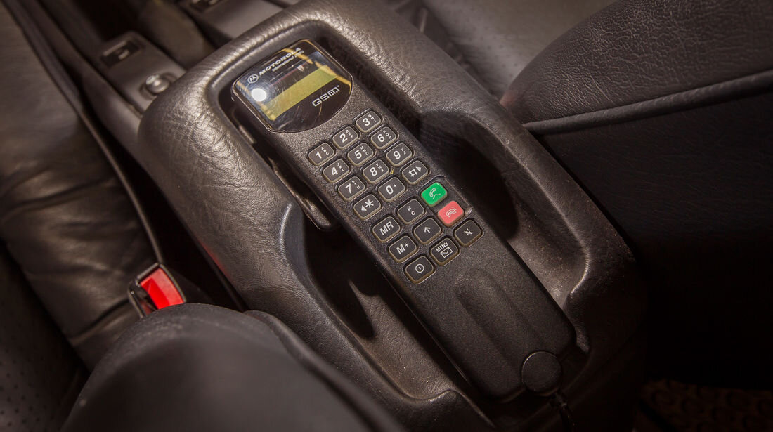 телефония "гранит ". стационарный сотовый телефон для автомобиля. 1. автомобильный телефон. Motorola s40.