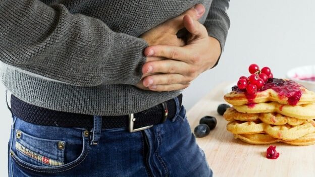 Что нельзя делать сразу после еды: 7 распространенных привычек, из-за которых нарушается пищеварение