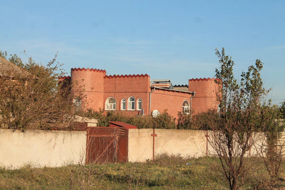 конечно, эти дома не сдаются и не продаются..   