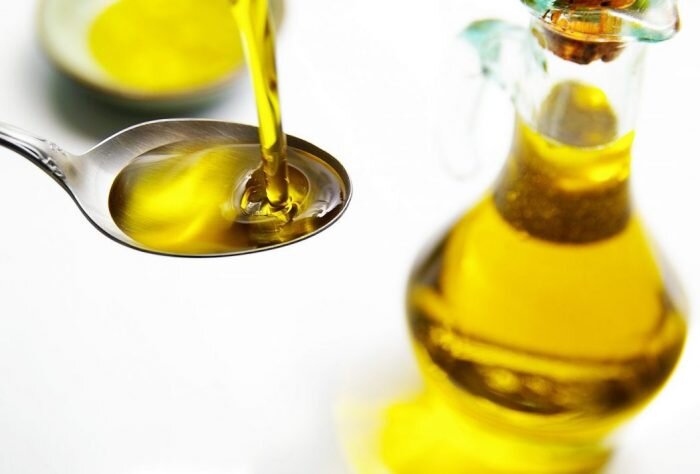 В день можно принимать не более 2 столовых ложек масла, не превышайте дозировку