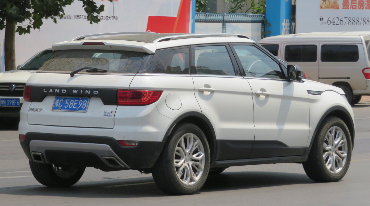 Знаменитый на весь мир Landwind x7 является копией Evoque