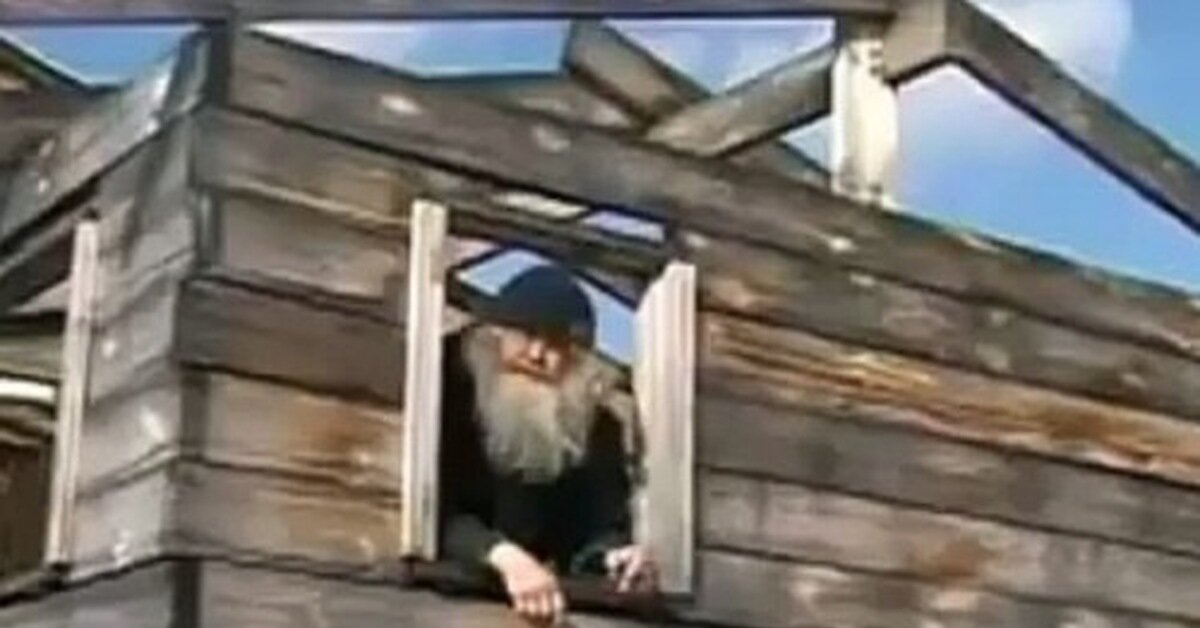 Скорее всего, именно Посейдона и процитировал герой известного интернет-мема.