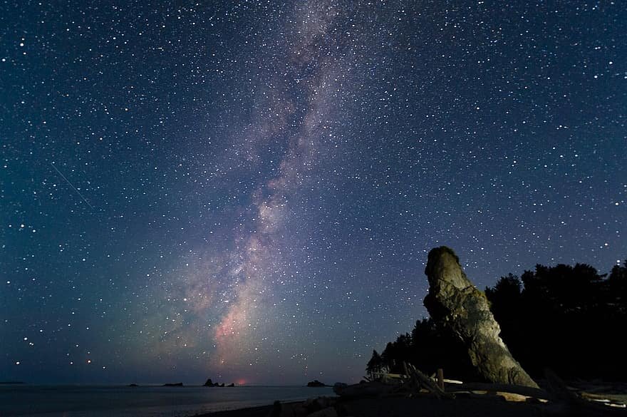Наш окружающий мир безбрежен и многогранен, его можно изучать вечно
