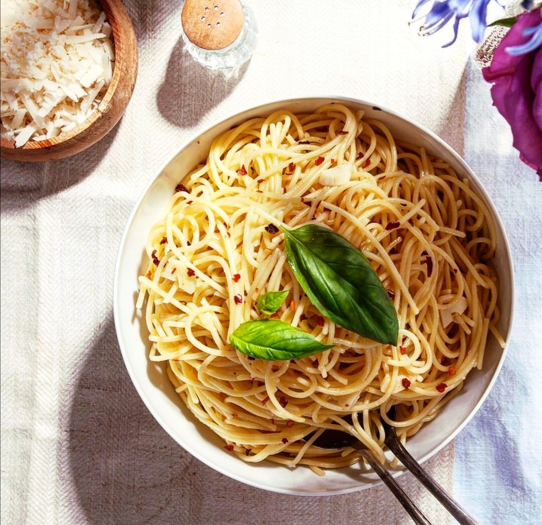 ПАСТА С ЧЕСНОКОМ И ОЛИВКОВЫМ МАСЛОМ