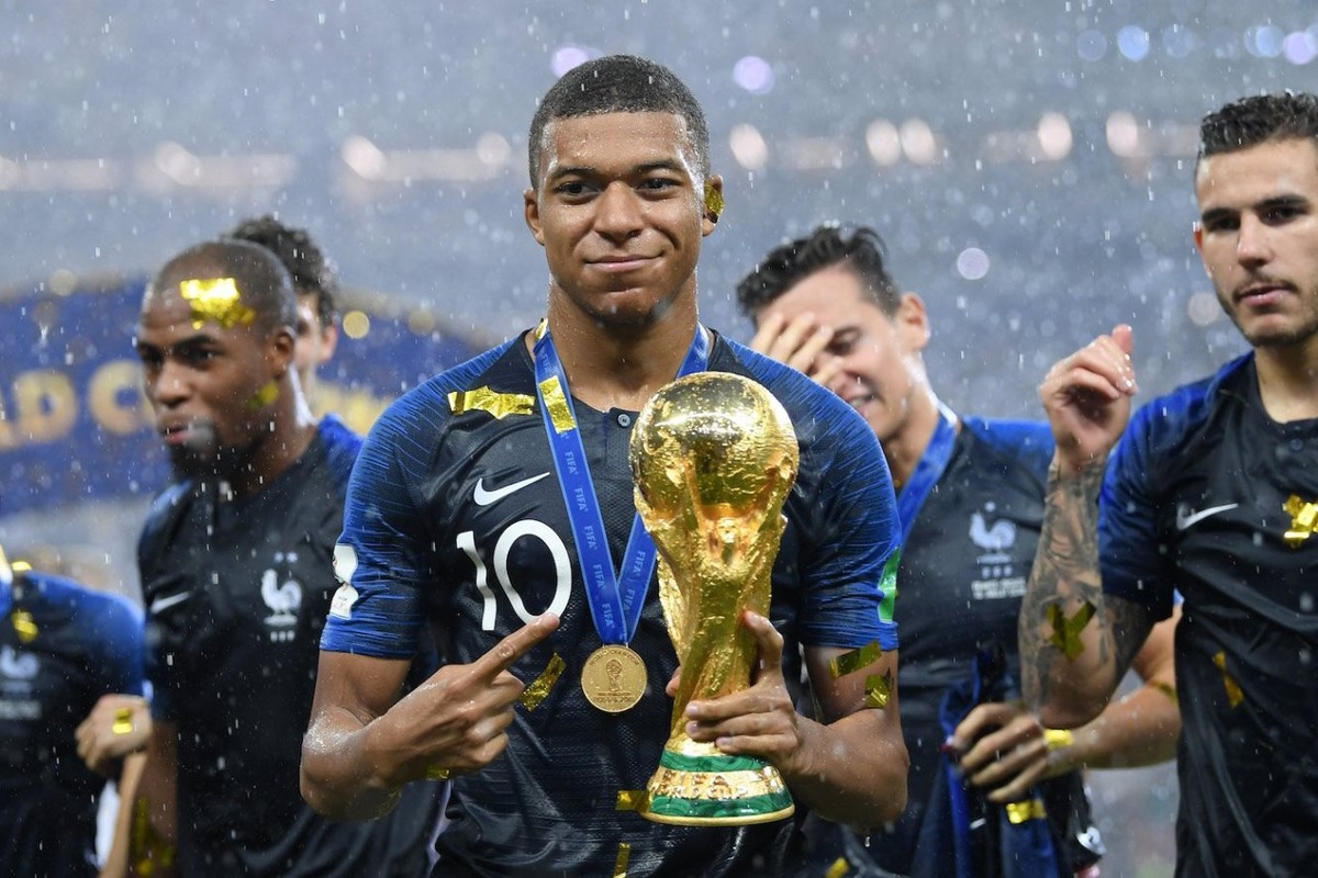 Килиан Мбаппе - источник https://www.soccerrich.com/kylian-mbappe.html