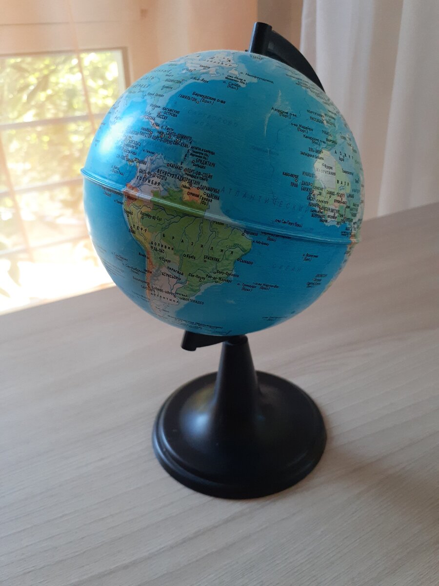 Глобус подарил сыну мальчик почти 2 года назад,  до сих пор дружат