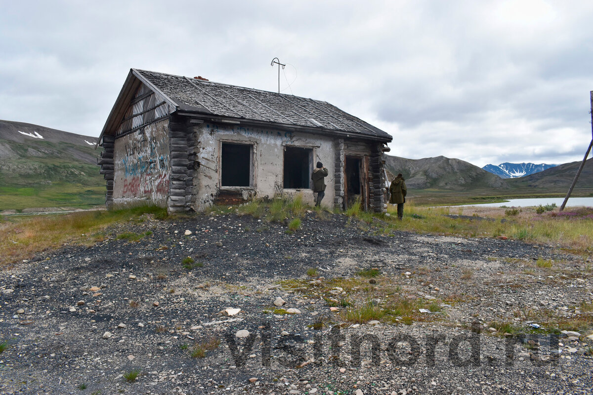 Какая дорога, такие и придорожные заведения.. пустынные :)