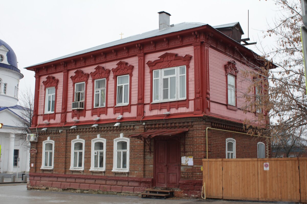 Въезд в Зарайск голубой дом Церковь