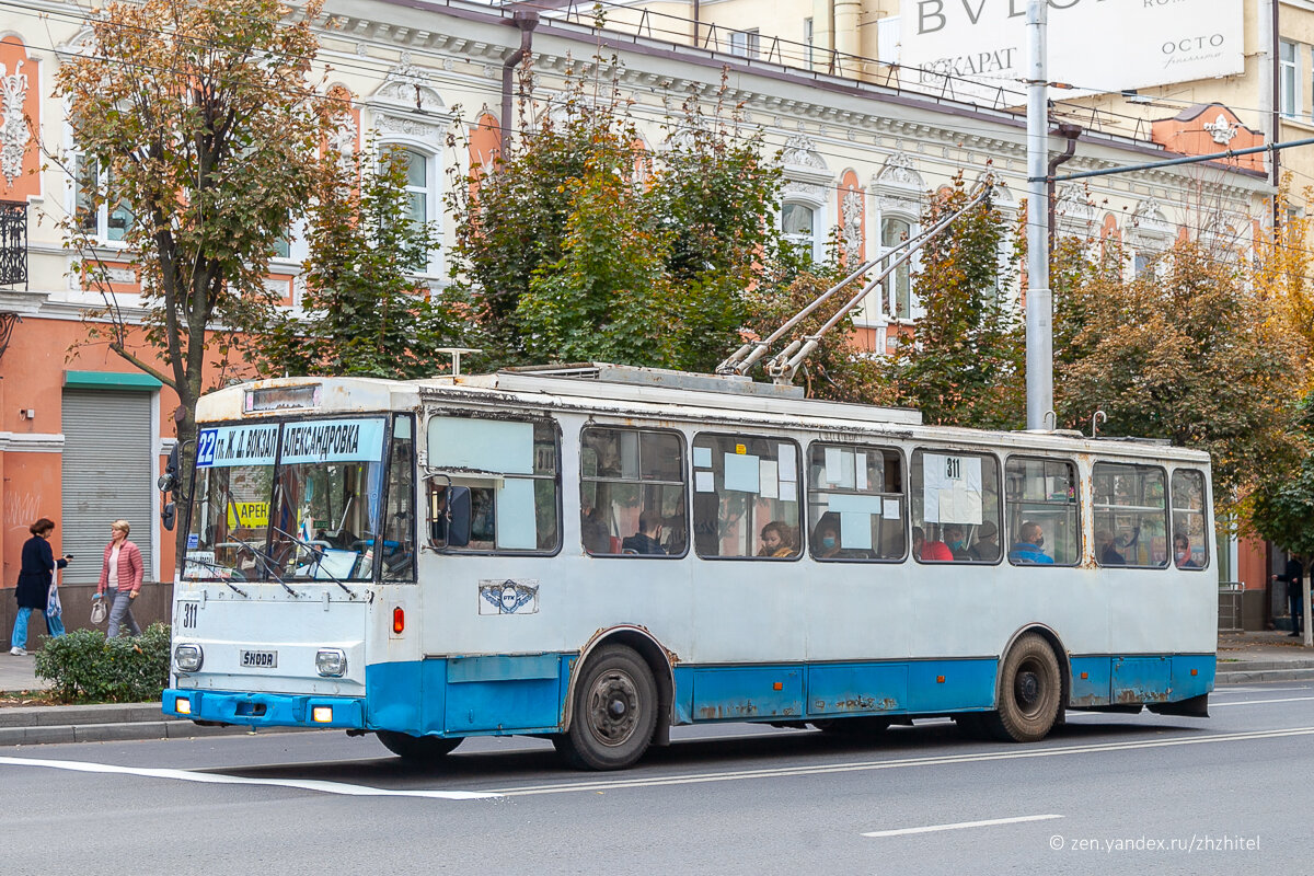 Как ходит троллейбус 7. Троллейбус 7 самара. Троллейбусный парк троллейбуса №6 в с-пб. Троллейбус 7 воронеж. Как ходит троллейбус 7.