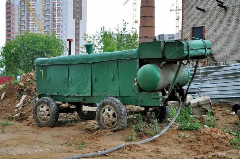 Вот примерно такая, только у нас была серая.